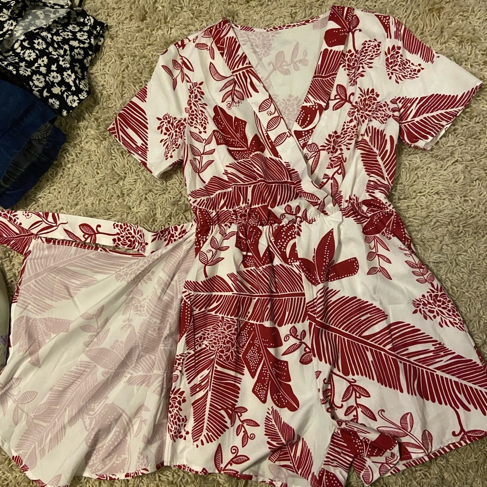Scort, romper - Picture 3 of 3
